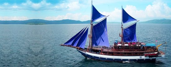 biaya-charter-sea-safari-luxury-boat-4-e1637138684586