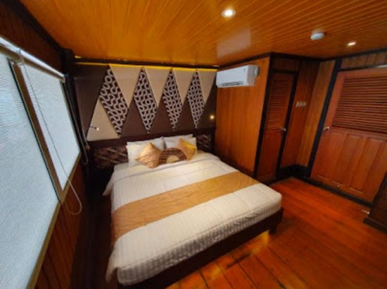 charter-kapal-mahal-labuan-bajo-3-e1637138800797