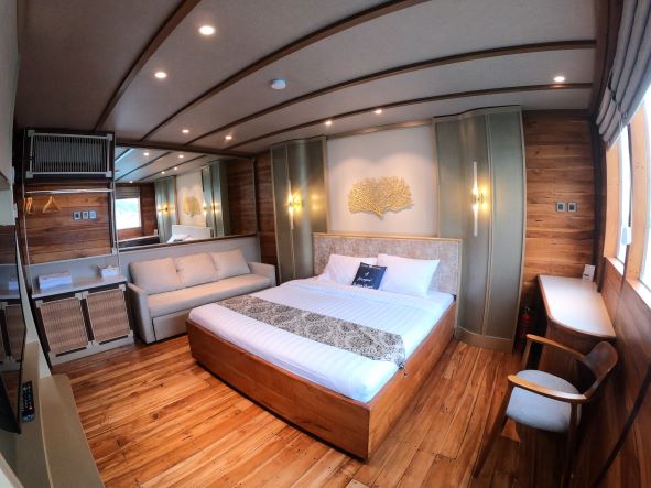 charter-kapal-phinisi-mewah-mutiara-1