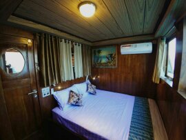 charter-luxury-boat-labuan-bajo-2