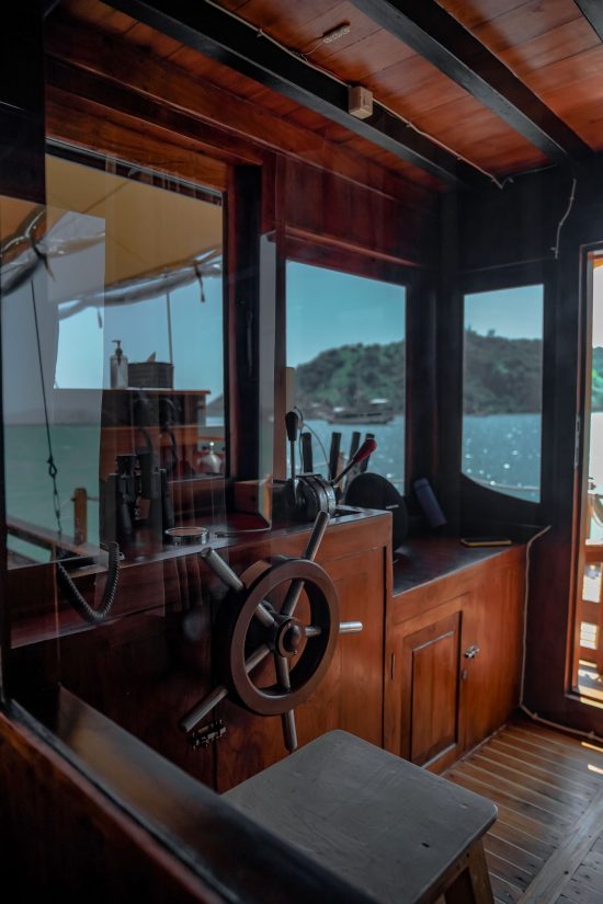 charter-phinisi-boat-cheap-3-e1643688913837