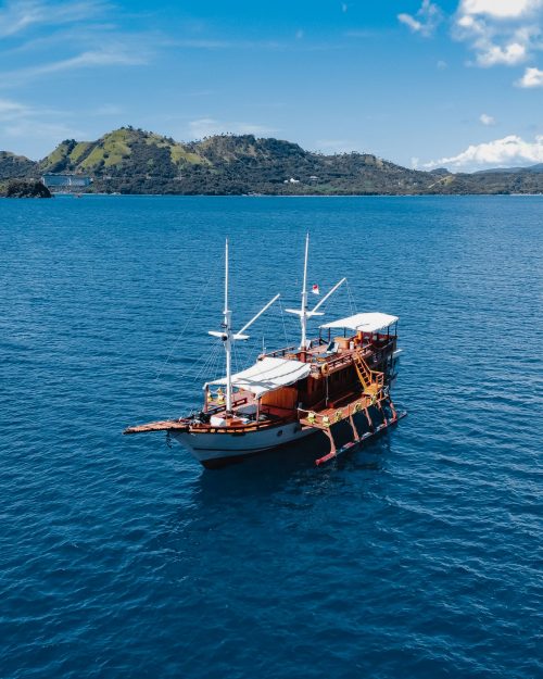 kapal-phinisi-jofiel-1-e1643688938509