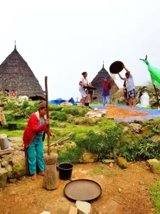 kehidupan-masyarakat-desa-wae-rebo-768x1024