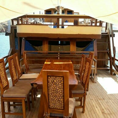 luxury-phinisi-warisan-komodo-16