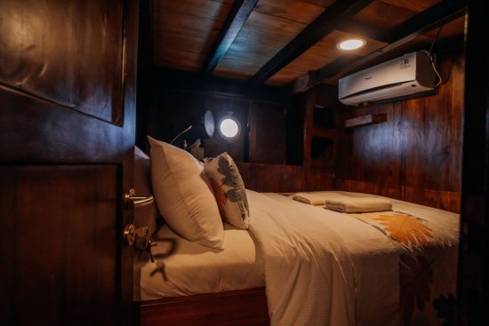 rental-kapal-phinisi-murah-ke-komodo-3-e1643689196783