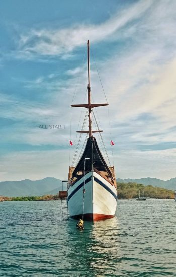 charter-phinisi-boat-labuan-bajo-3-e1643716108848