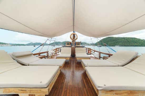luxury-phinisi-boat-cajoma-3-14