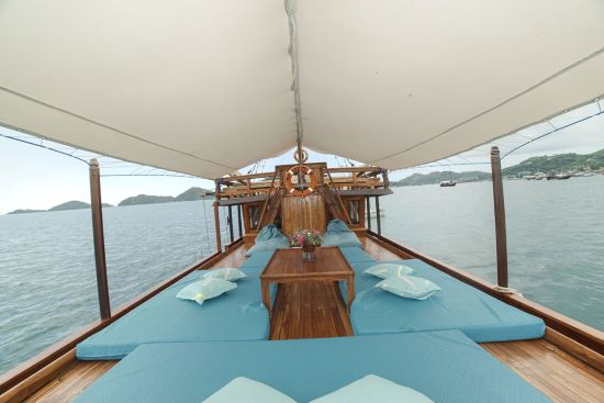 luxury-phinisi-boat-cajoma-3-4