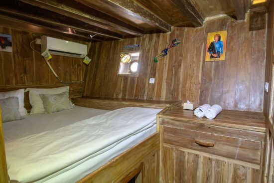 sewa-kapal-mewah-di-labuan-bajo-3-e1637116346478