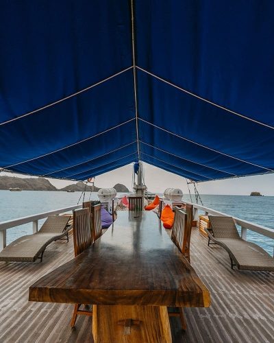 sewa-kapal-phinisi-LOB-1-e1643717547773